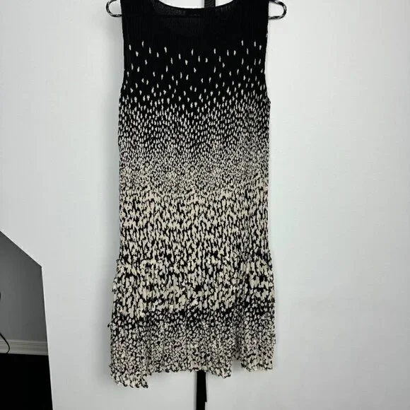 EUC - Riani Dress - White / Cream Size 4 Canada/US - Luxury Designer Dress - Picture 5 of 10